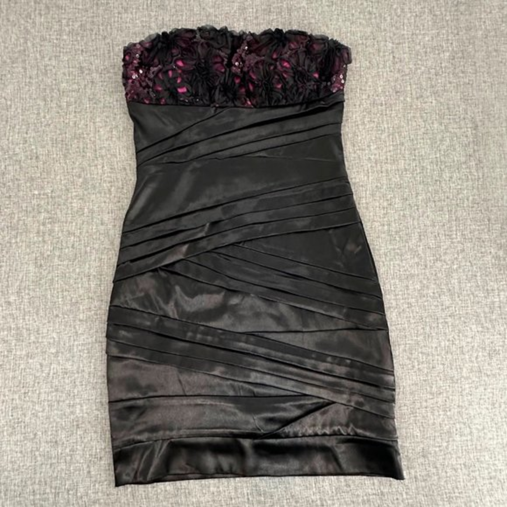 Speechless Bodycon Dress Size 3 Black Pink Strapless 3D Floral‎ Sequin Detail